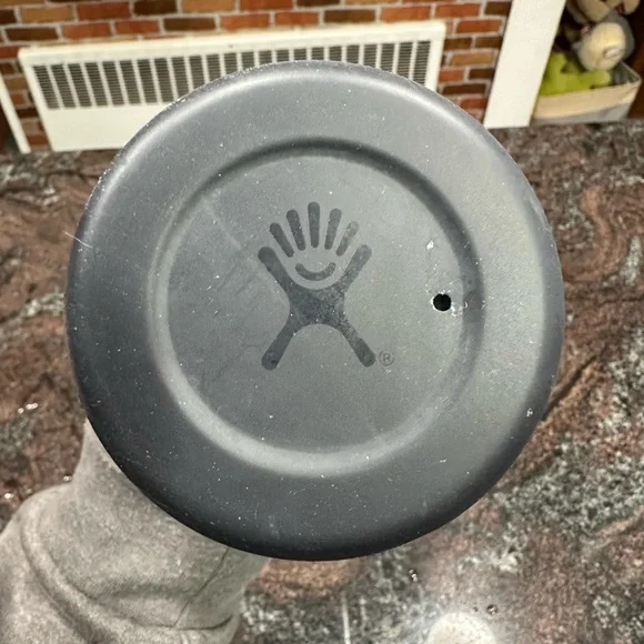 Spearmint HydroFlask 32oz with black flex boot - Picture 2 of 7